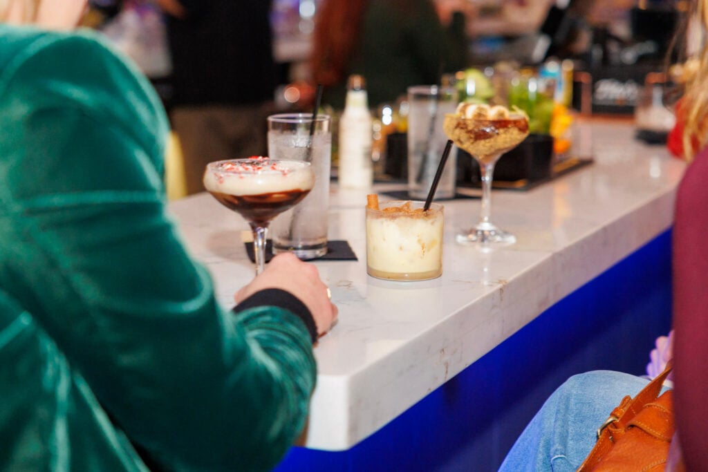 drinks-at-the-bar-top
